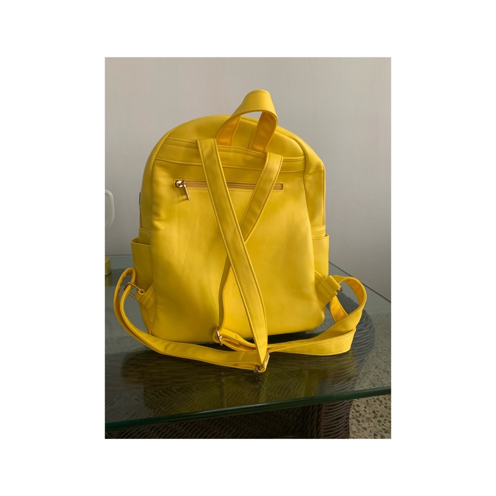 Backpack - Picture 5 of 6